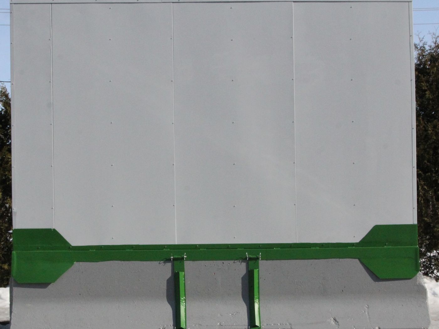 Panneau acoustique mobile sur glissière de béton
