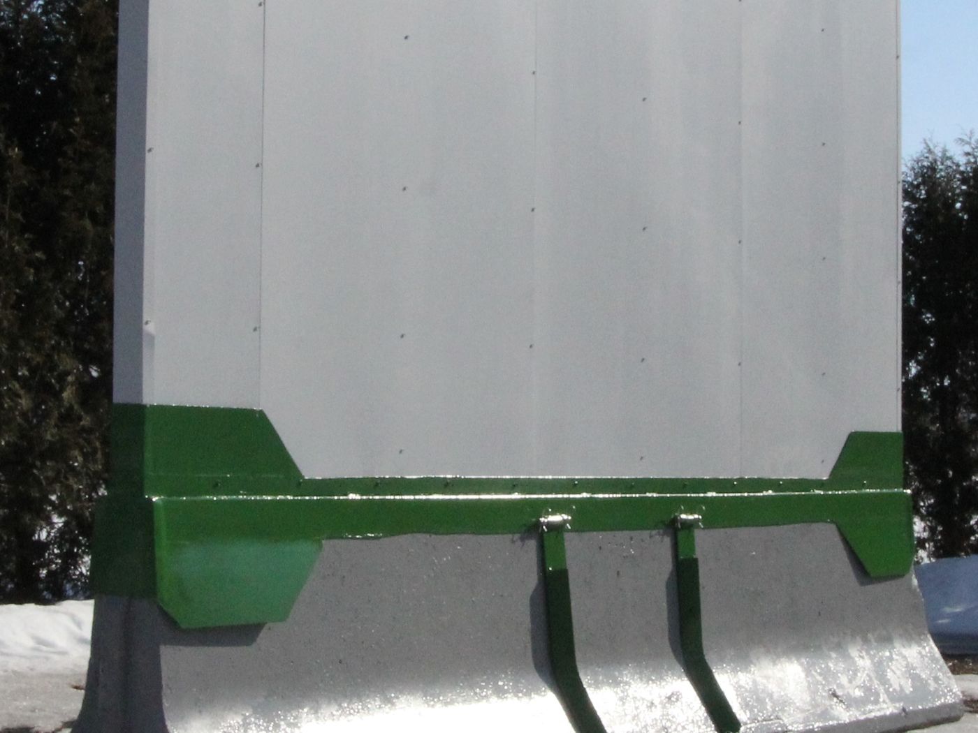Panneau acoustique sur glissière, vue de profil