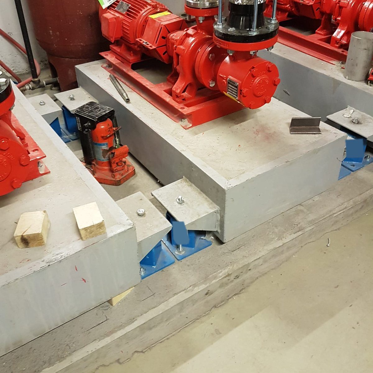 Pompe sur une base d'inertie simple
